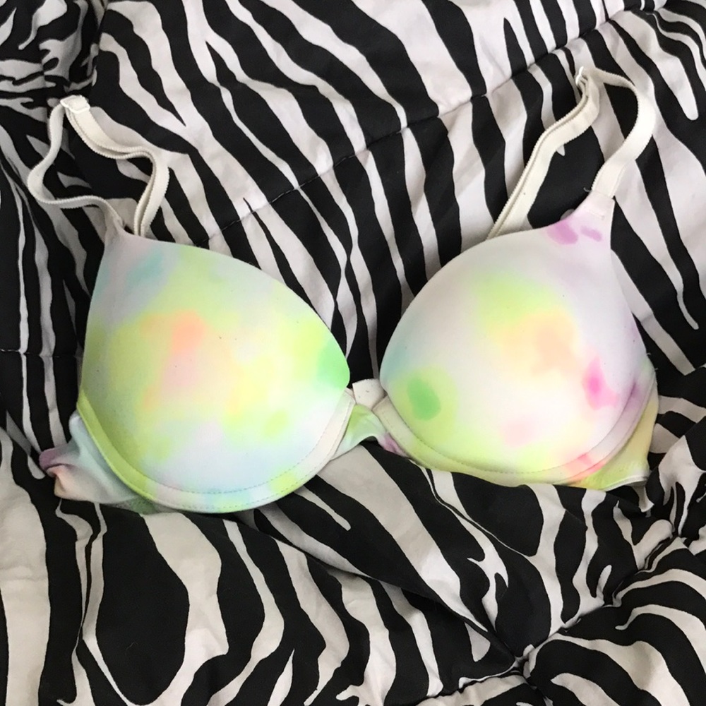 VS Pink bra